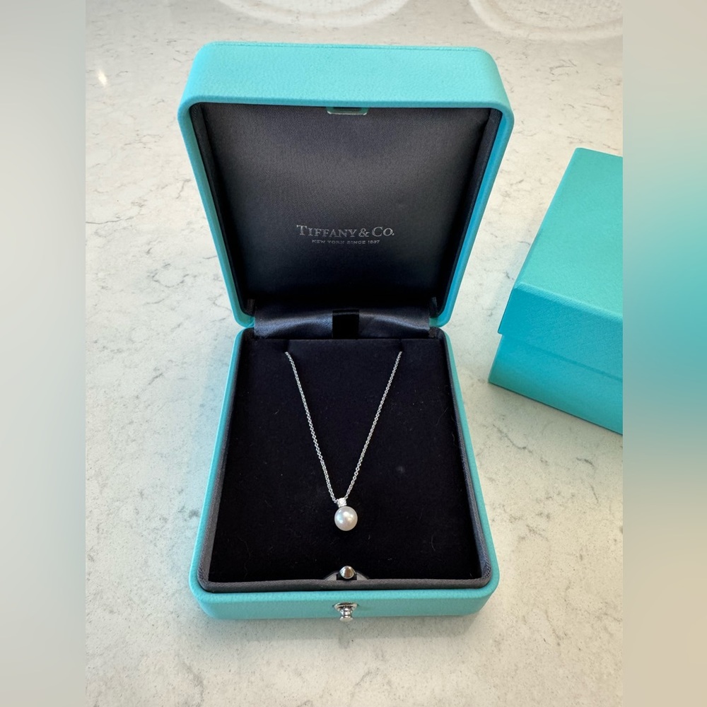 Tiffany Signature Pearls Pendant